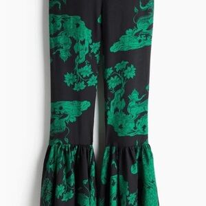 H&M The White Lotus PATTERNED RUFFLE-TRIMMED PANTS Size 2 Usa Green Black 🌿🪷